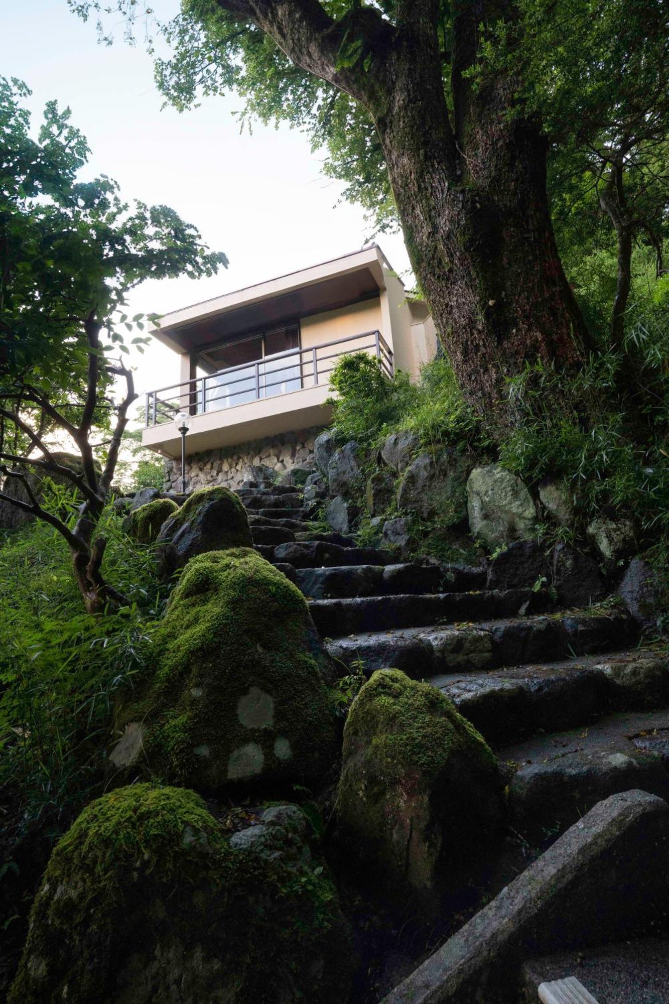 Вилла Aknot Hakone 大涌谷を望むモダニズム建築 東京から90分 Экстерьер фото
